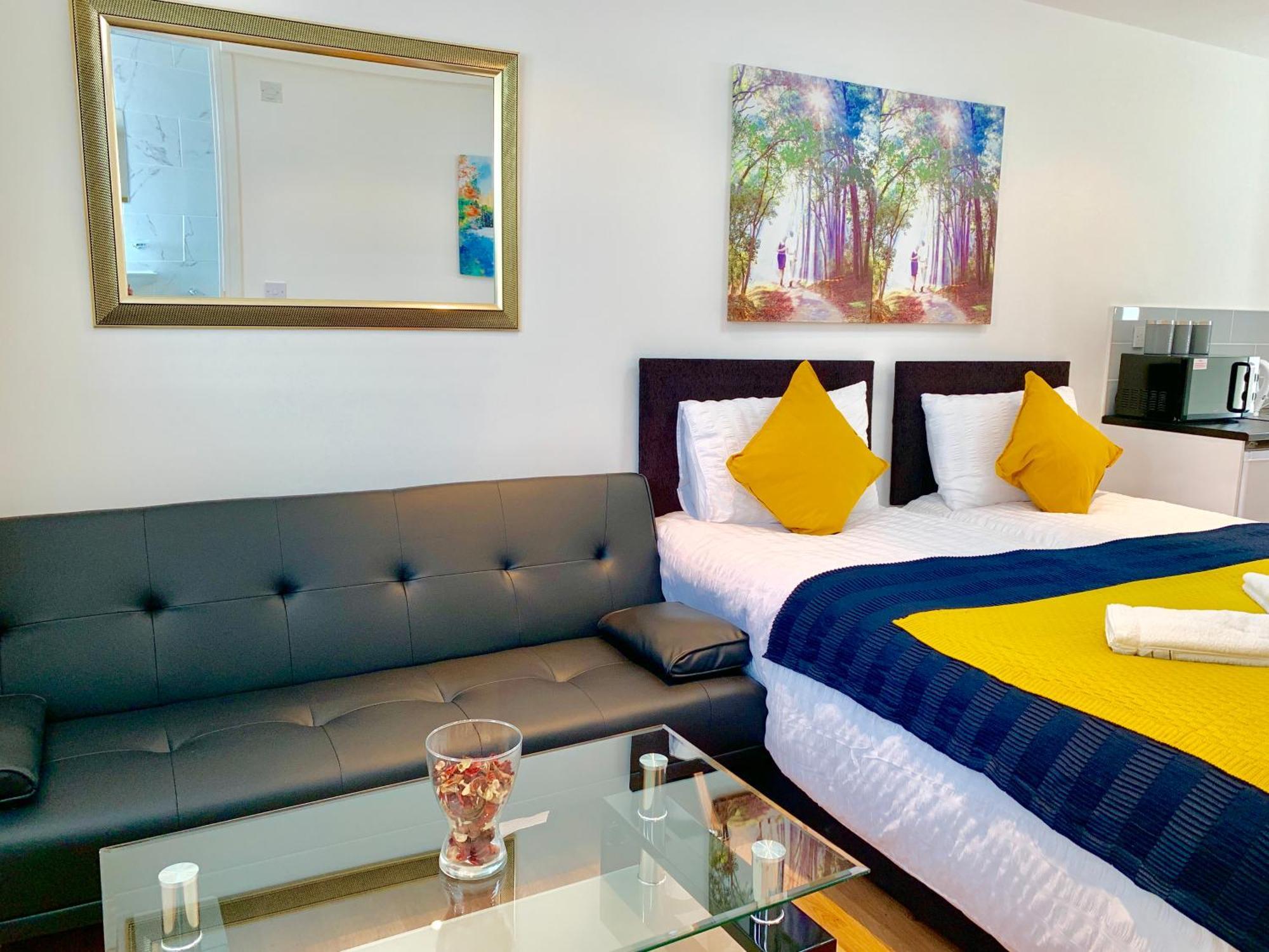 London Studio Apartments, Private Bathroom, Kitchenette, Parking, Np2 Екстер'єр фото